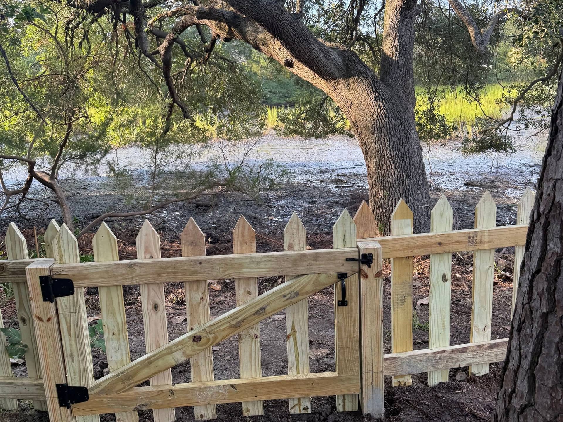 Picket & Decorative Fencing
